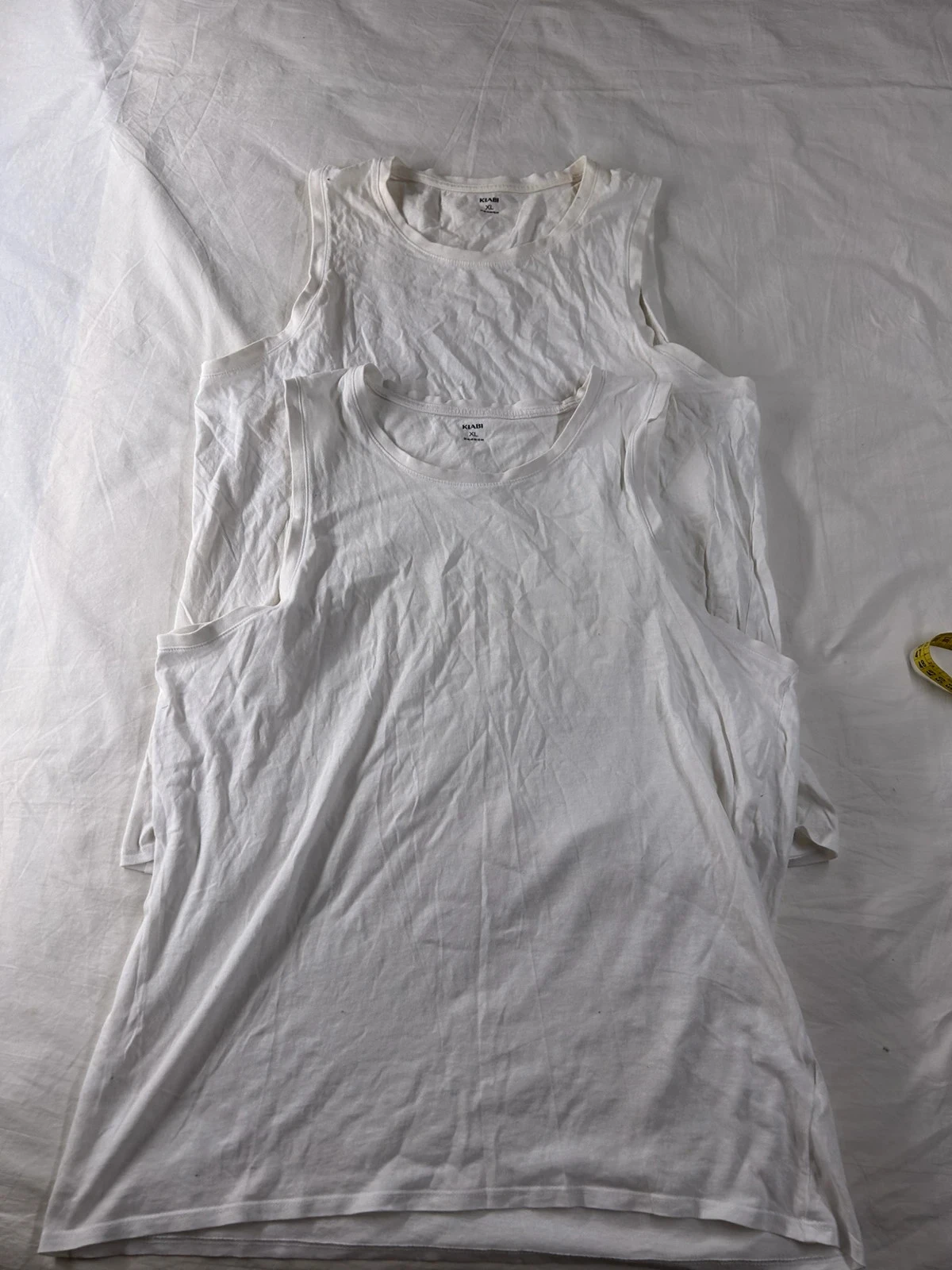 Lot de 2 débardeurs blancs kiabi taille xl